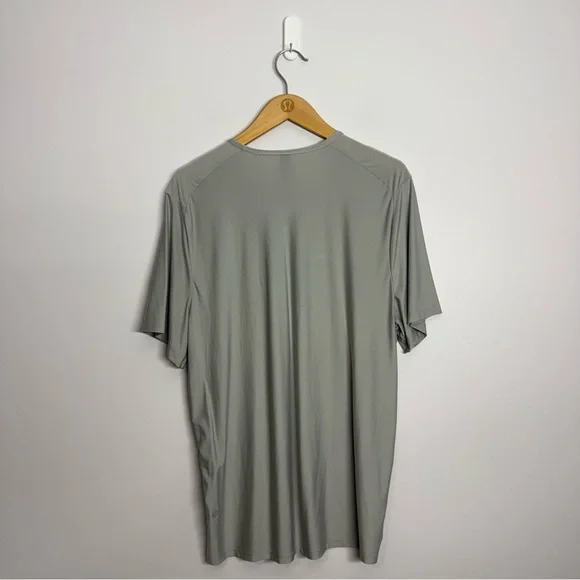 83: Lululemon Ultra-Soft Nulu Short-Sleeve T-Shirt Silver Drop Size Large - Picture 3 of 4
